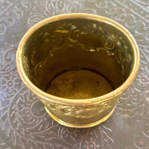 Vintage Brass Etched Cup / Planter – Made in India - Picture 3 of 5